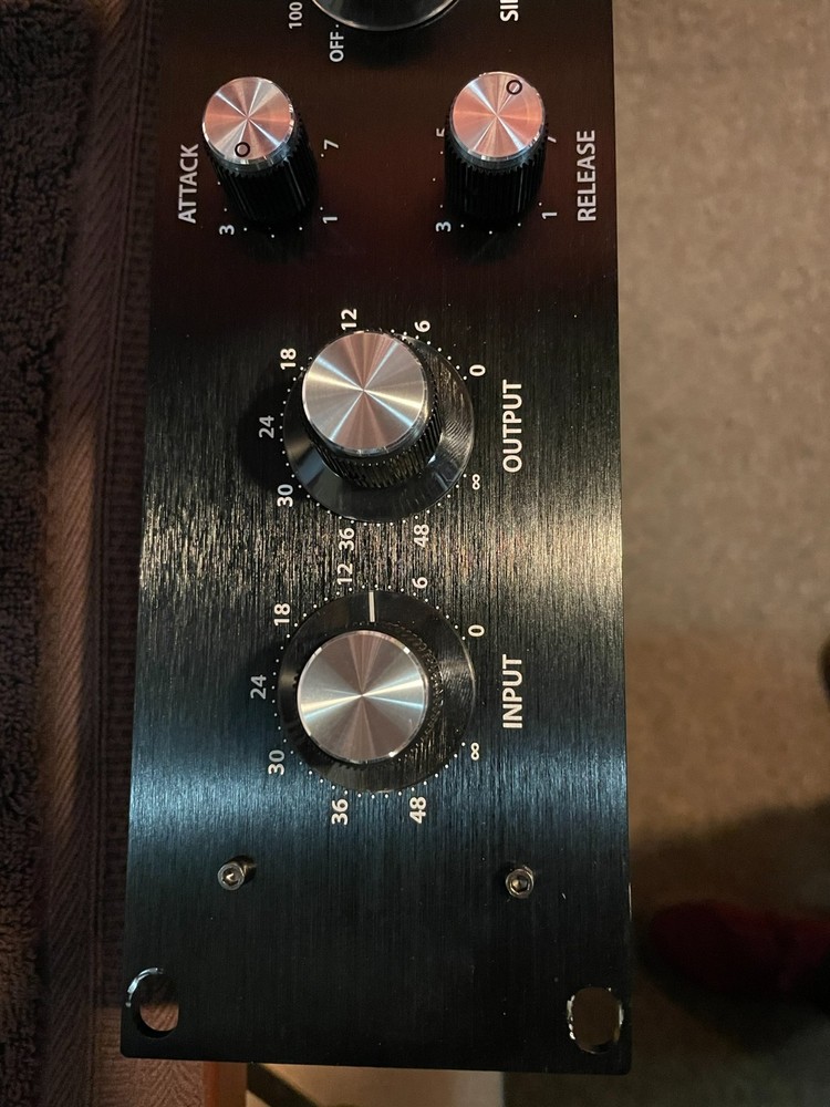 Black Lion SEVENTEEN FET Limiting Amplifier 1176 Compressor