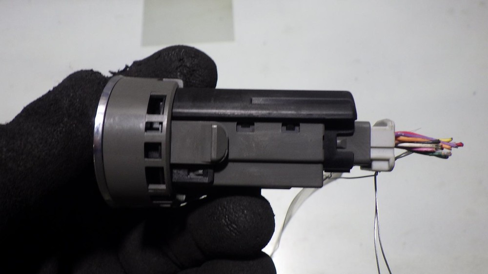 09 TOYOTA HIGHLANDER Start Stop Engine Ignition Push Button 2005DJ0924