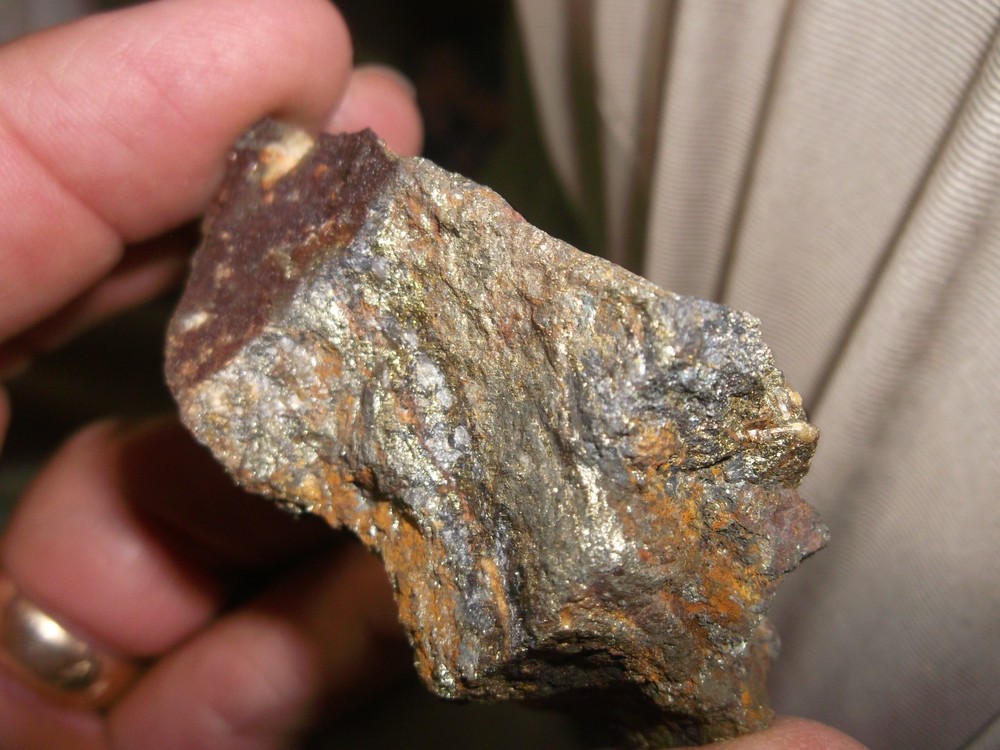 Gold, silver, copper, 84 grams samples ,ore high grade .