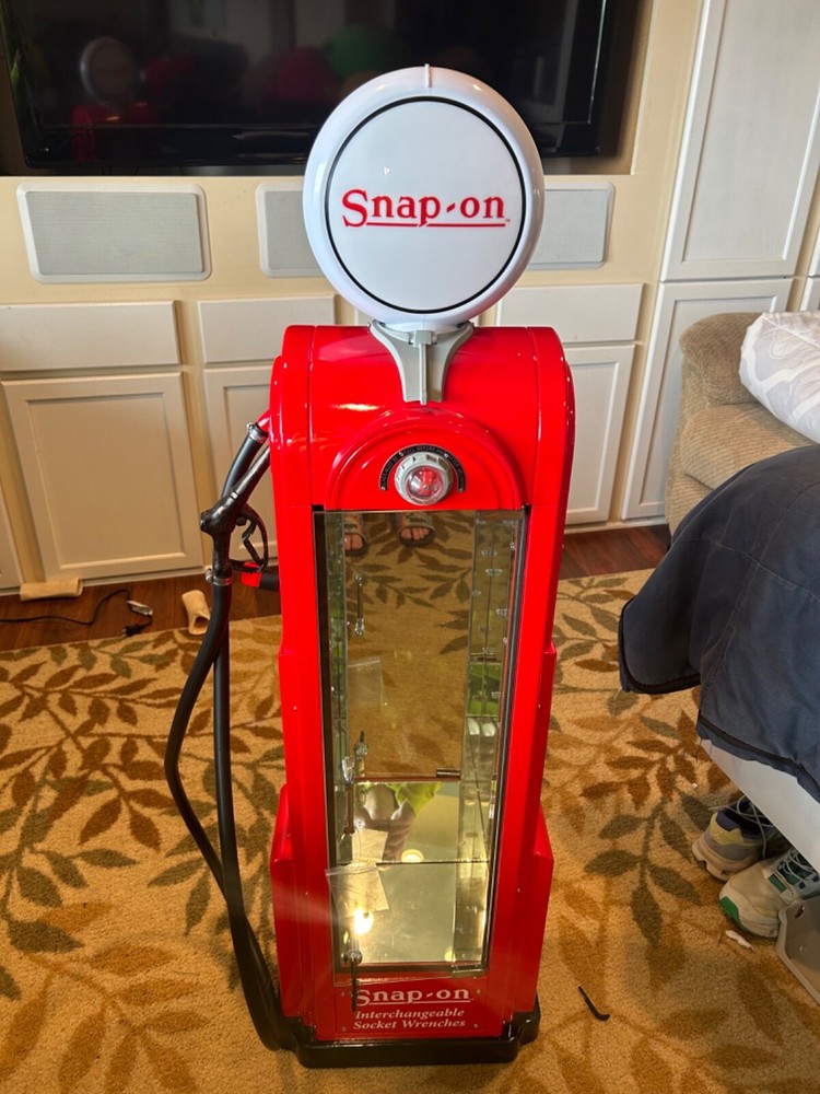 snap on tool gas pump display cabinet