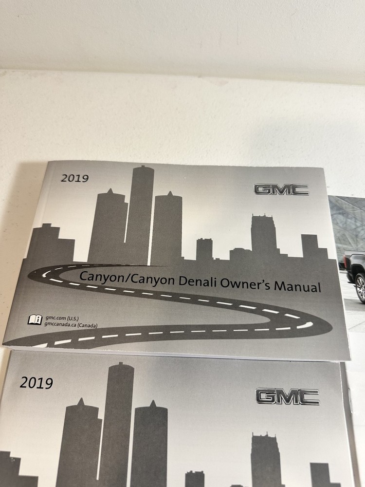 2019 GMC Canyon Denali Owner's Manual Set