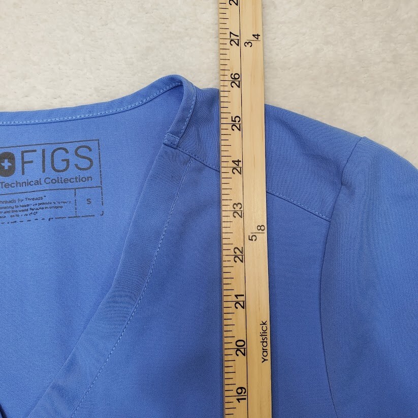 Figs Women’s Casma Three Pocket Scrub Top Blue S