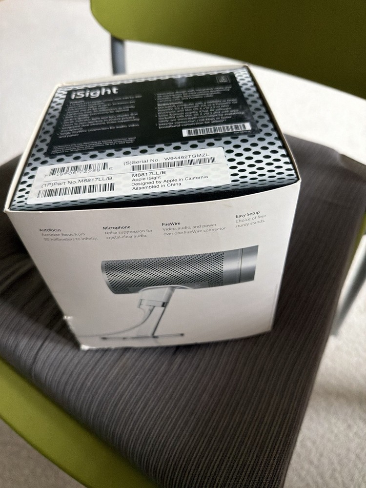 APPLE iSIGHT FIREWIRE CAMERA IN ORIGINAL BOX M8817LL/B