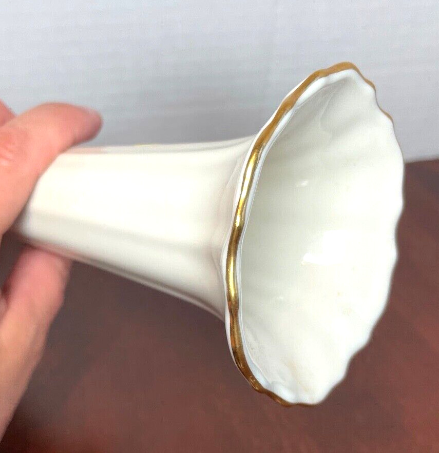 LENOX BUD VASE CREAM/ COLD 9 1/4"