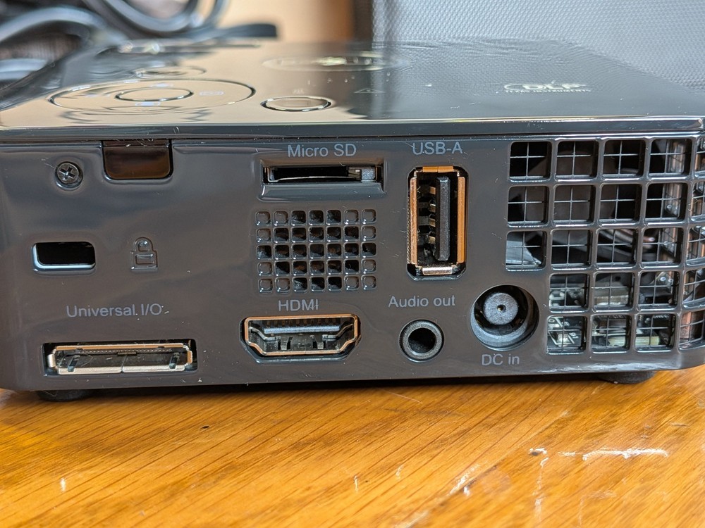 Dell M115HD LED Projector - DOES NOT INCLUDE TRIPOD - REFURBISHED