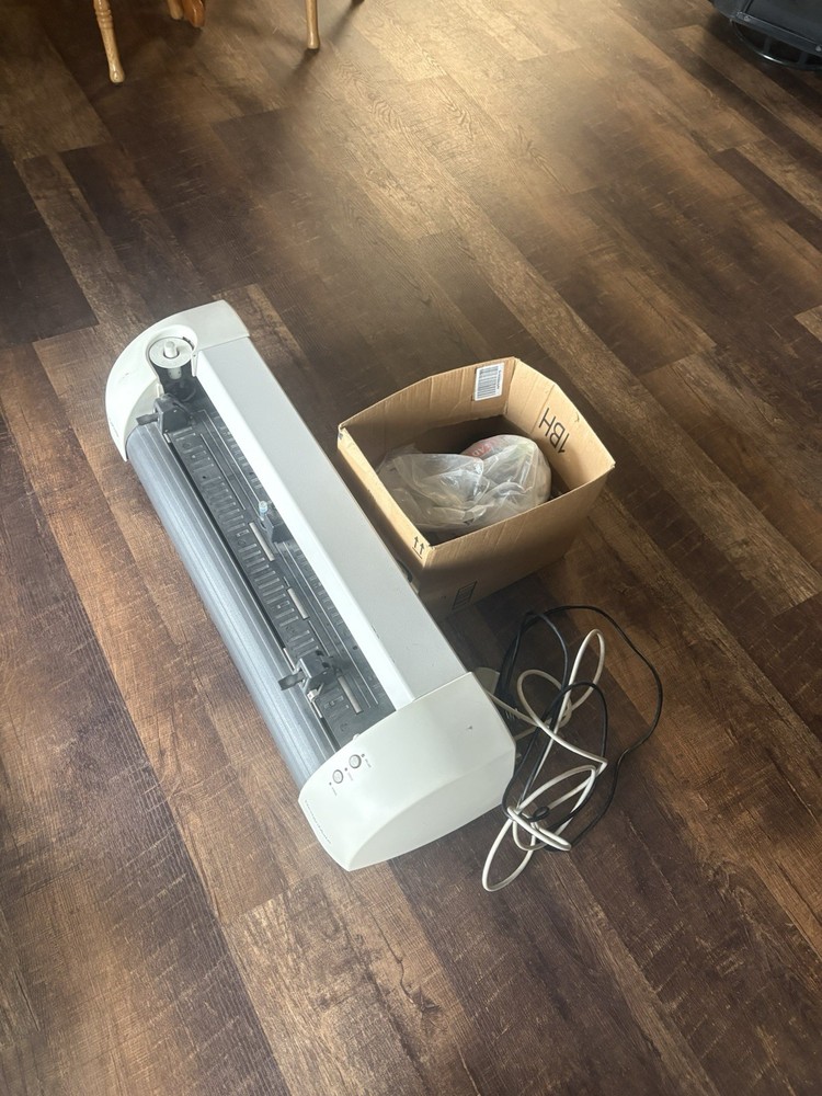 Large Format Plotter. CalComp Designmate 3024