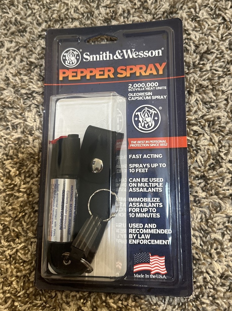 Smith & Wesson Pepper Spray ORMD Holster Unit. 3 1/4". Black leather holder