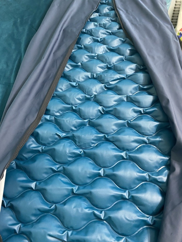 Lundberg Alternating Pressure Mattress And Machine