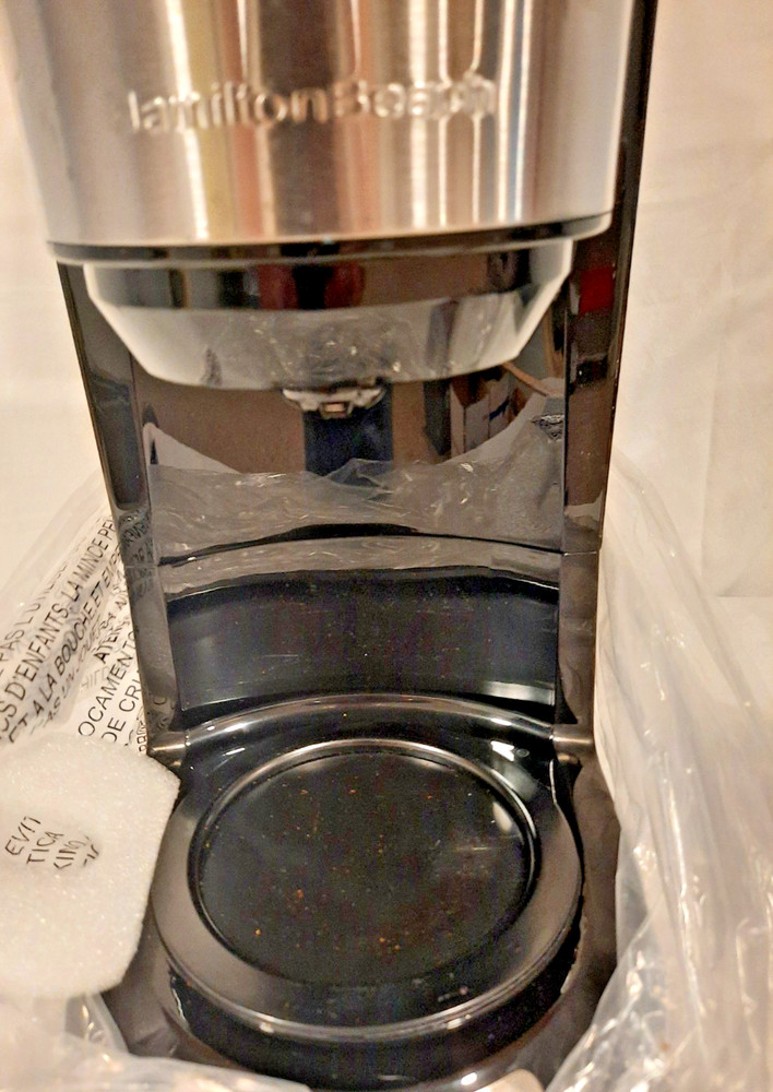 HAMILTON BEACH PROGRAMMABLE COFFEE MAKER 12 CUP CAPACITY W/AUTO PAUSE AND POUR