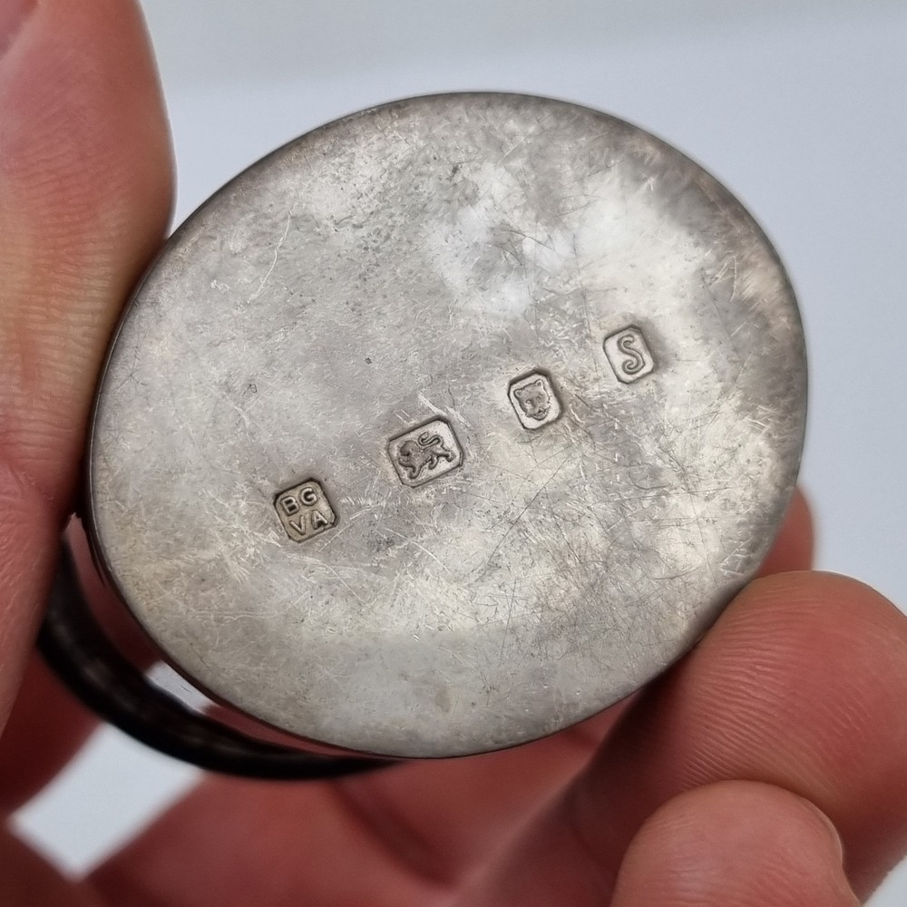 Solid Silver Oval Pillbox With Opal Cabochon To Top London 1992 Maker "BG VA"