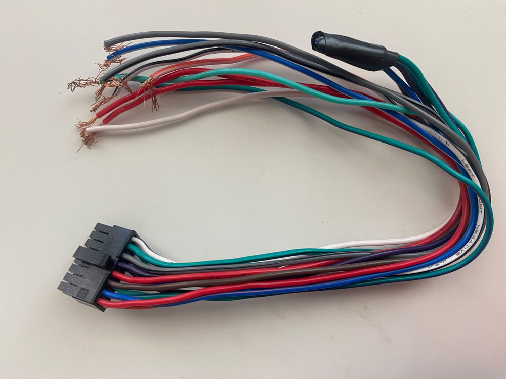 Axxess AX-ADBOX1 Auto Detect System Interface Control Box With Dig Fade - Black