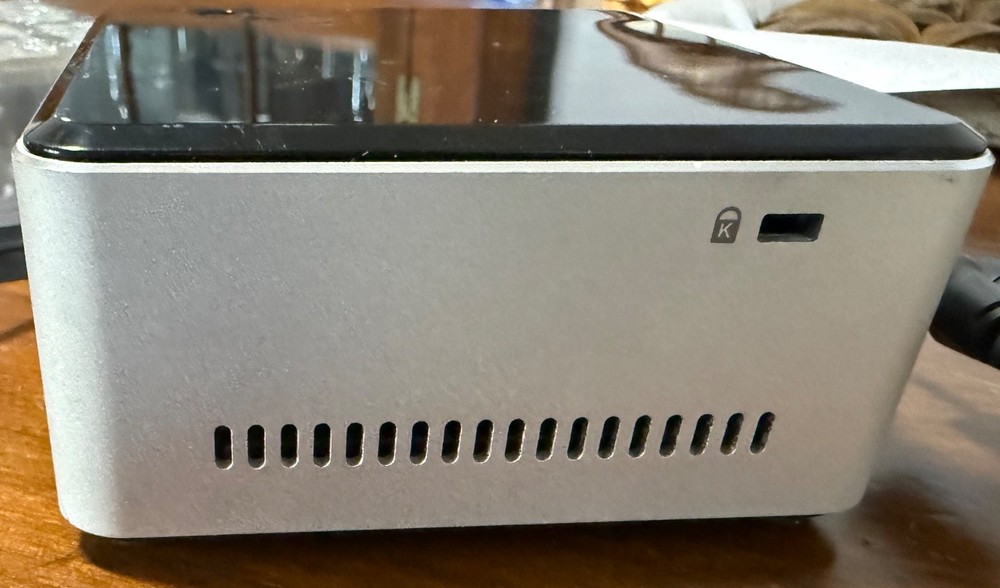 Intel NUC DN2820FYK True Intel NUC!