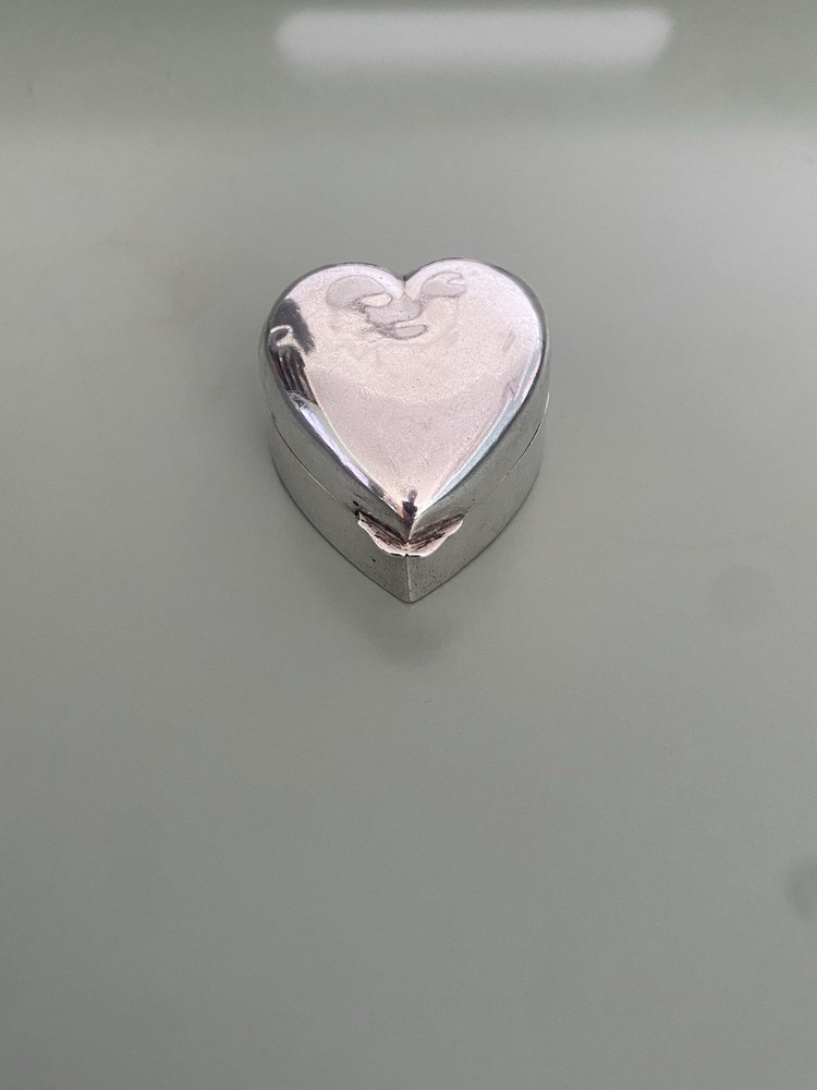 Heart Shape Solid Silver Pill /Trinket Box 1901 Birmingham Levi & Salaman