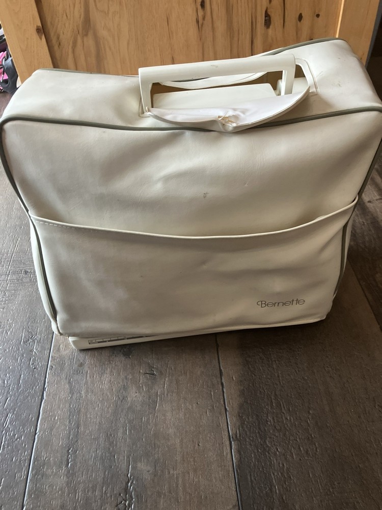 Untested Bernette 320 200 B Sewing Machine No Power Cord