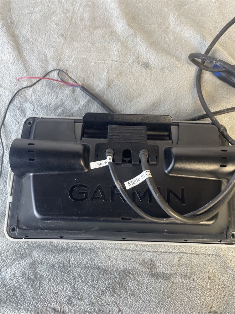 Garmin UHD 74sv Chartplotter With Suncover And Power Cord