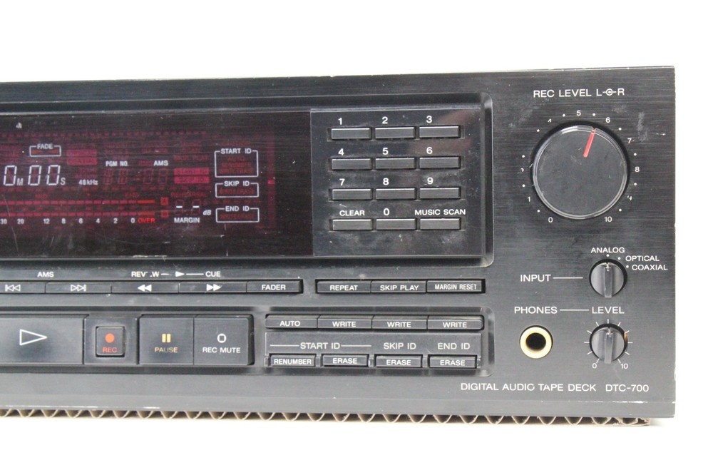 SONY DTC-700 Digital Audio Tape Deck DAT Powers On Untested