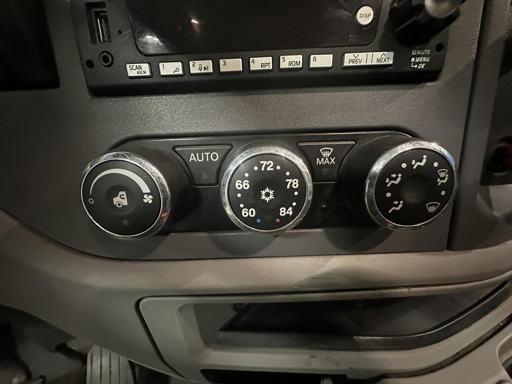 2013-2017 Peterbilt 579 Heater A/C Temperature Controls - Used