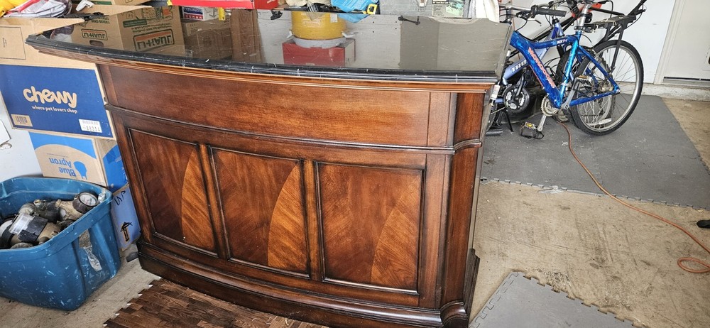 Liquor Bar