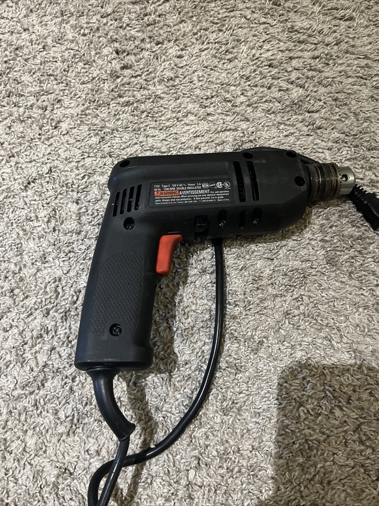 BLACK & DECKER 7152 TYPE 2 CORDED REVERSIBLE DRILL 3/8"