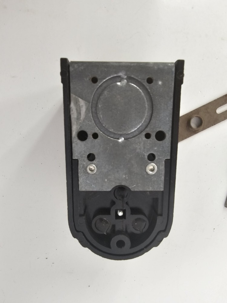 snapt 3 pole 3 wire surface receptacle