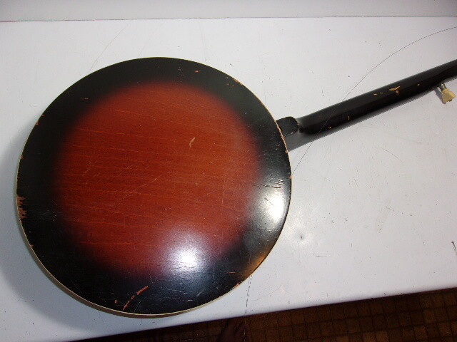 Silvertone banjo 4 string signed by Howad Lee Reid