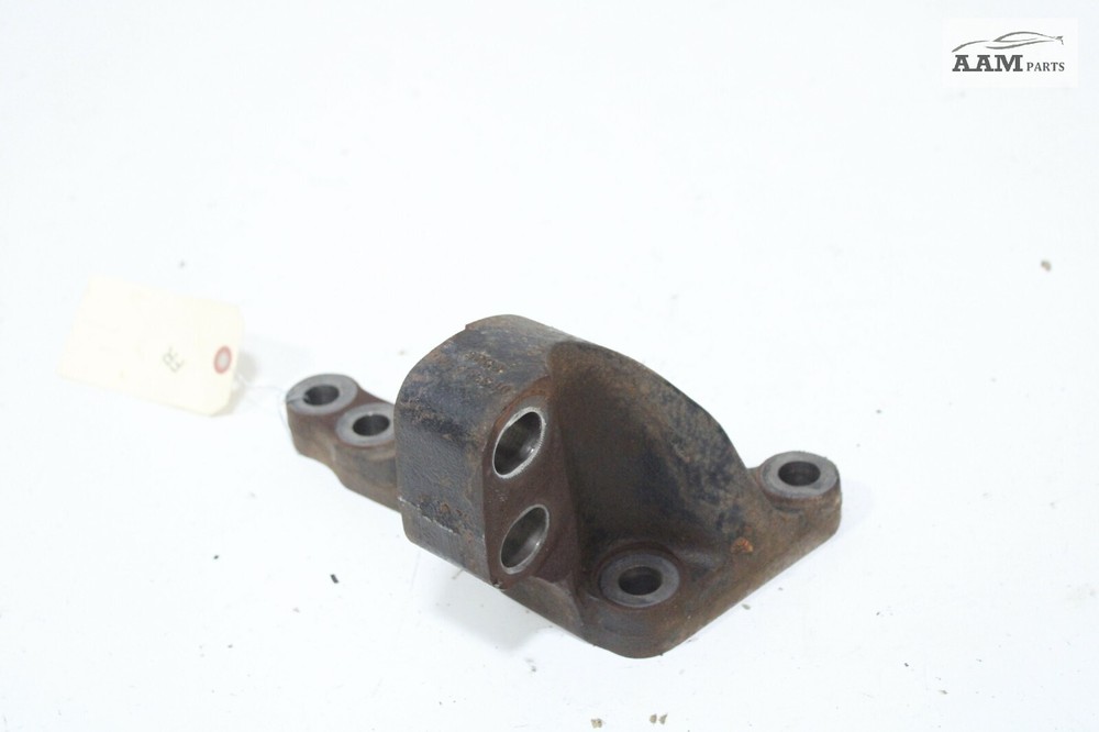 2018-2023 FREIGHTLINER CASCADIA FRONT RIGHT ENGINE MOUNT SUPPORT BRACKET OEM