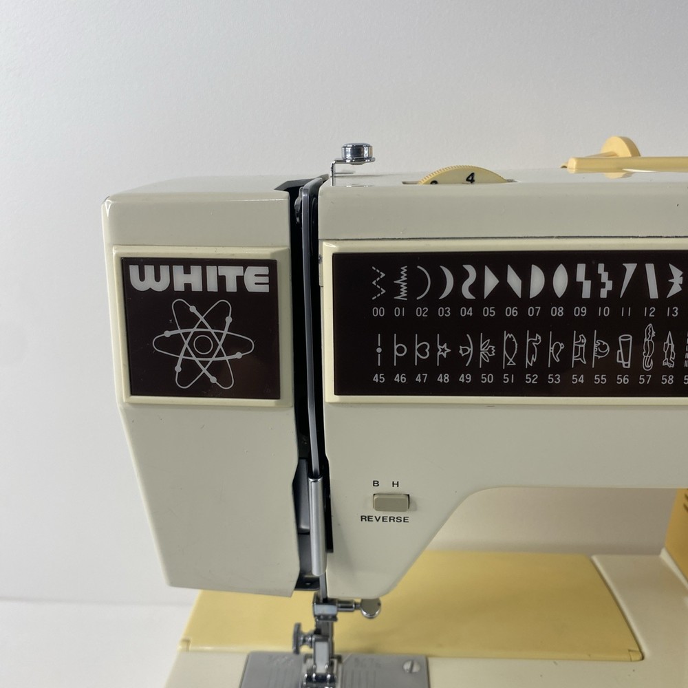 Vintage White 8000 Computerized Sewing Machine With Pedal Tested