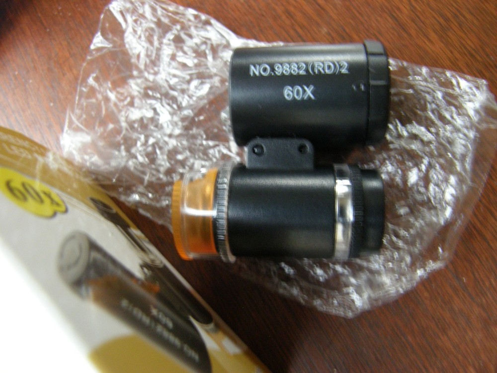 10031) 60X Currency Detector w/ LED Adjustable Microscope w/Case & Instructions