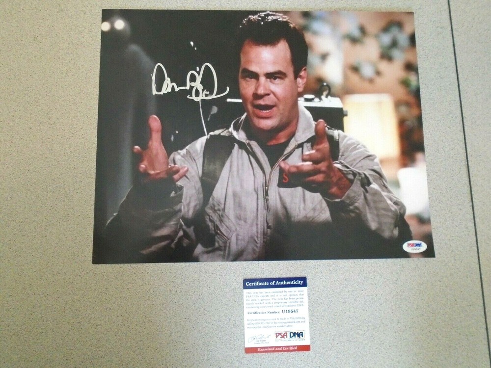 DAN AKYROYD  AUTOGRAPH 11 X 14 PSA / DNA AUTHENTICATED
