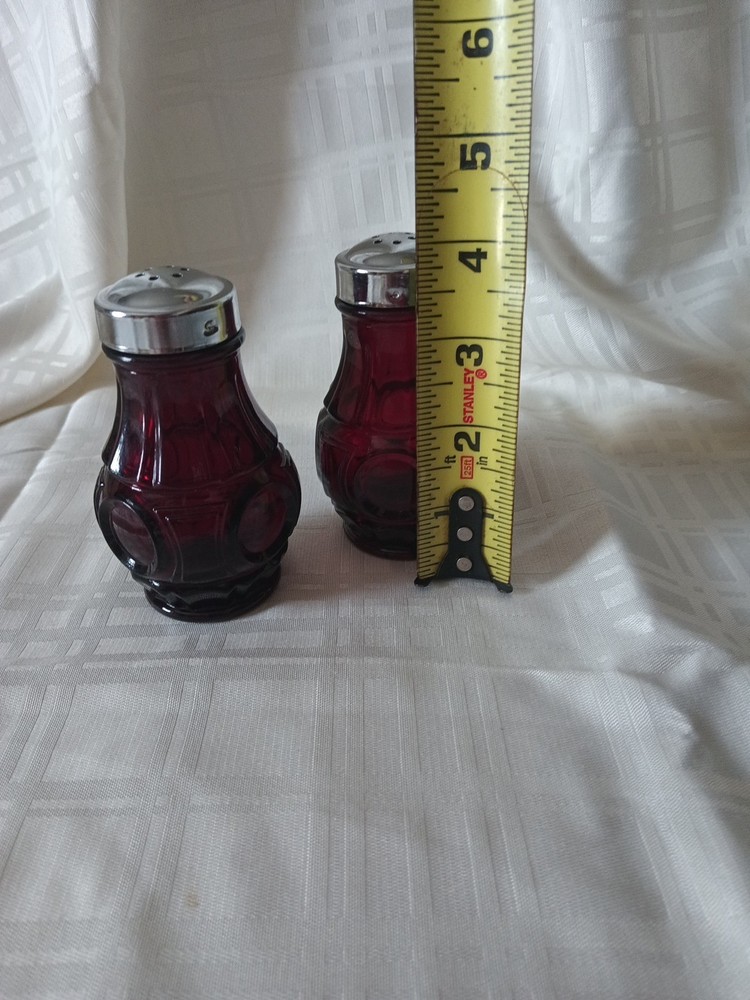 Wheaton Bullseye Ruby Salt Shaker