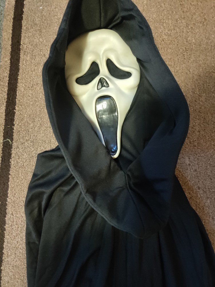 Extremely RARE Ghostface Funworld DIV fantastic faces with long cape GITD