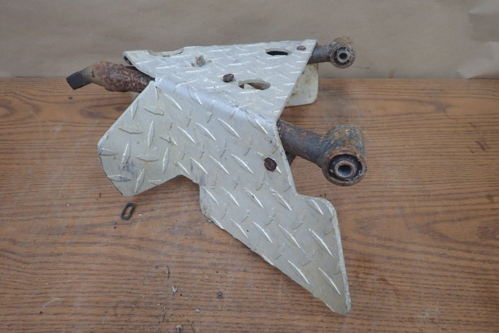 2006 HONDA RINCON TRX680FA FRONT LEFT LOWER A ARM W/ DIAMOND PLATE GUARD