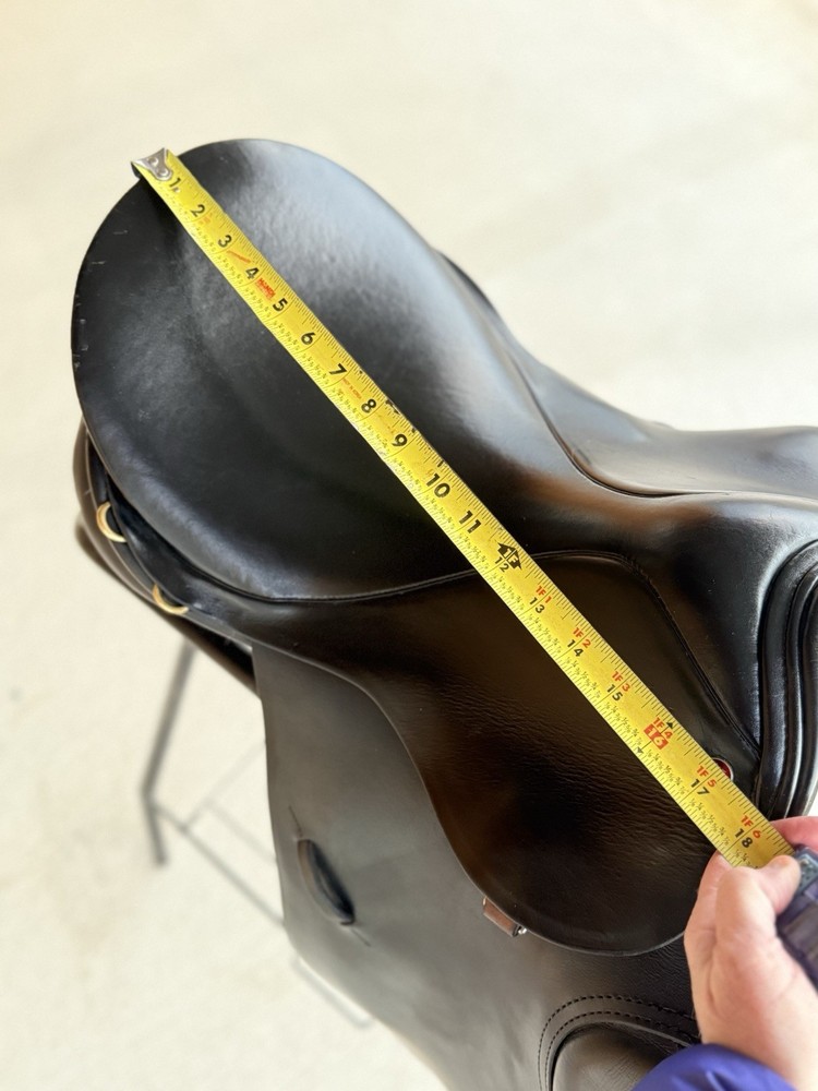 Lovatt & Ricketts 17” Event Saddle Black with Medium Wide Tree