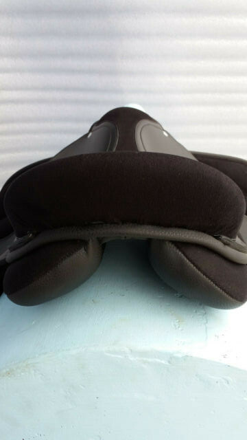 Icelandic synthetic, saddle perfect size- 17