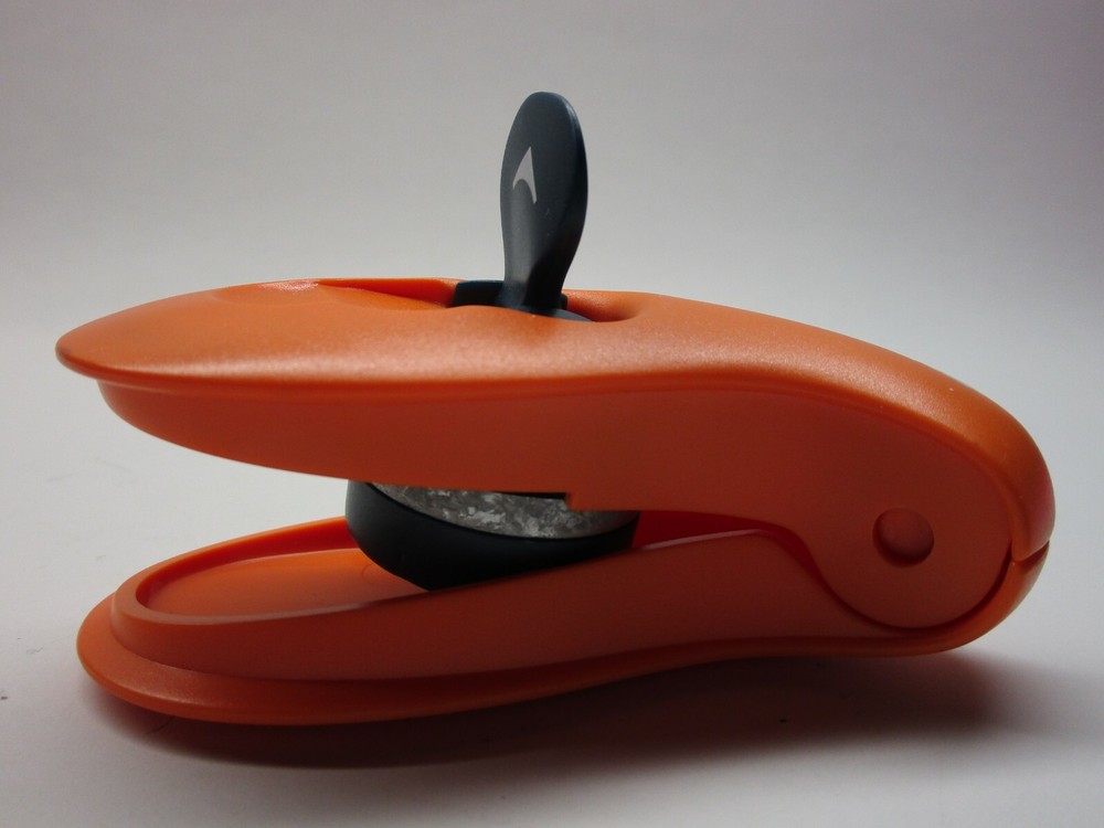 Fiskars Twist and Flip 2 in 1 Corner Rounder Punch