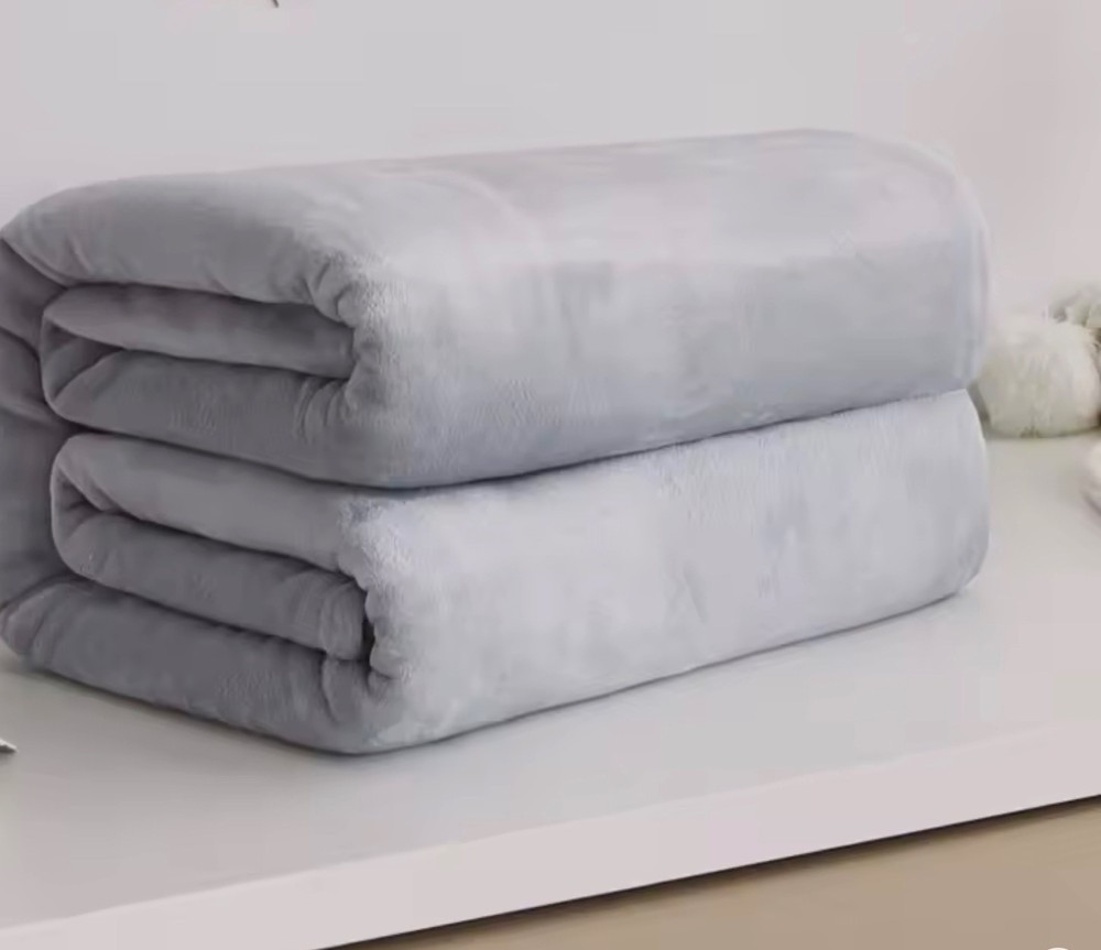 lightweight decorative throw, not electrically heated