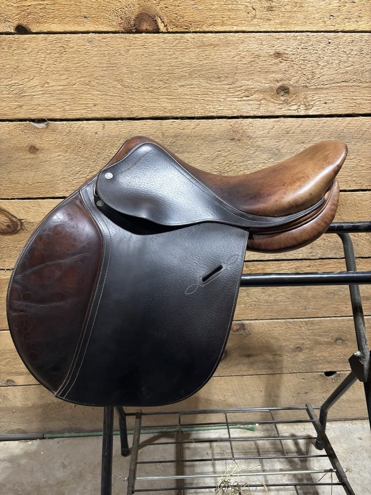 16.5 2005 arc de triomphe Saddle