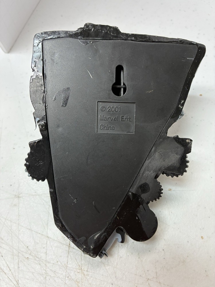 Marvel Legends Magneto Sentinal Head Wall Hanger Display Comics MCU 2001