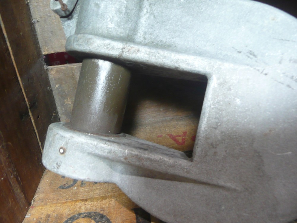 Pipe-Tytes MP4 1 3/8" hole puncher