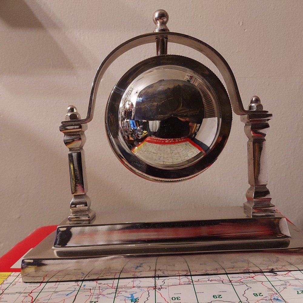 Cast Metal Shiny Silver Desk Clock, Battery powered