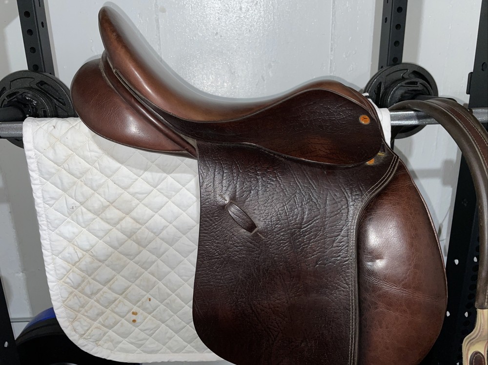 Stetson All Purpose Buffalo Hide Saddle - Medium Tree, 17.5” Seat