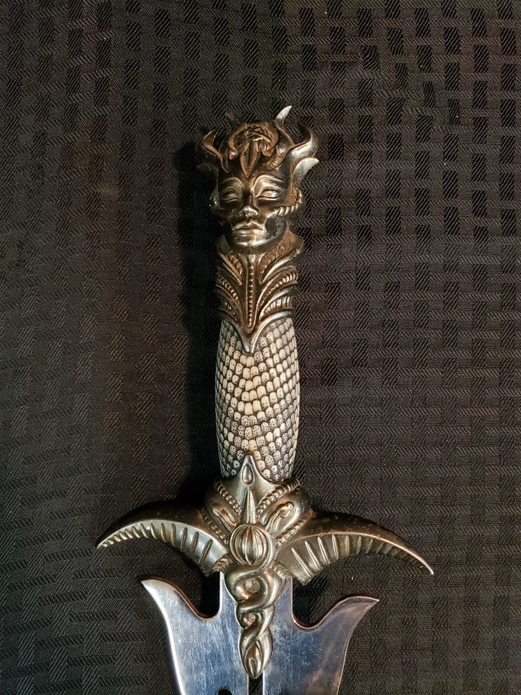 481609 - Kit Rae Isis Dagger (DISCLAIMER: BLADE IS SHARP)