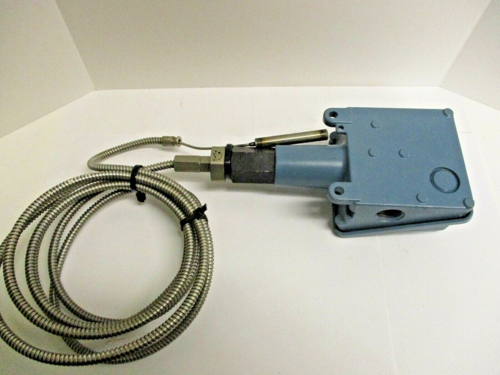 UNITED ELECTRIC TEMPERATURE SWITCH, E117-2BSB