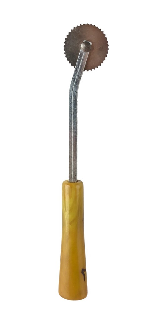 Vintage Pie Crust Cutter Butterscotch Bakelite Handle 6”