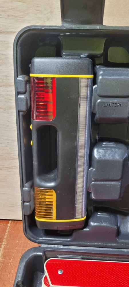 Emergency Auto Safety Kit