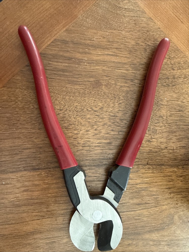 Klein Tools Cable Cutter 9 Inch