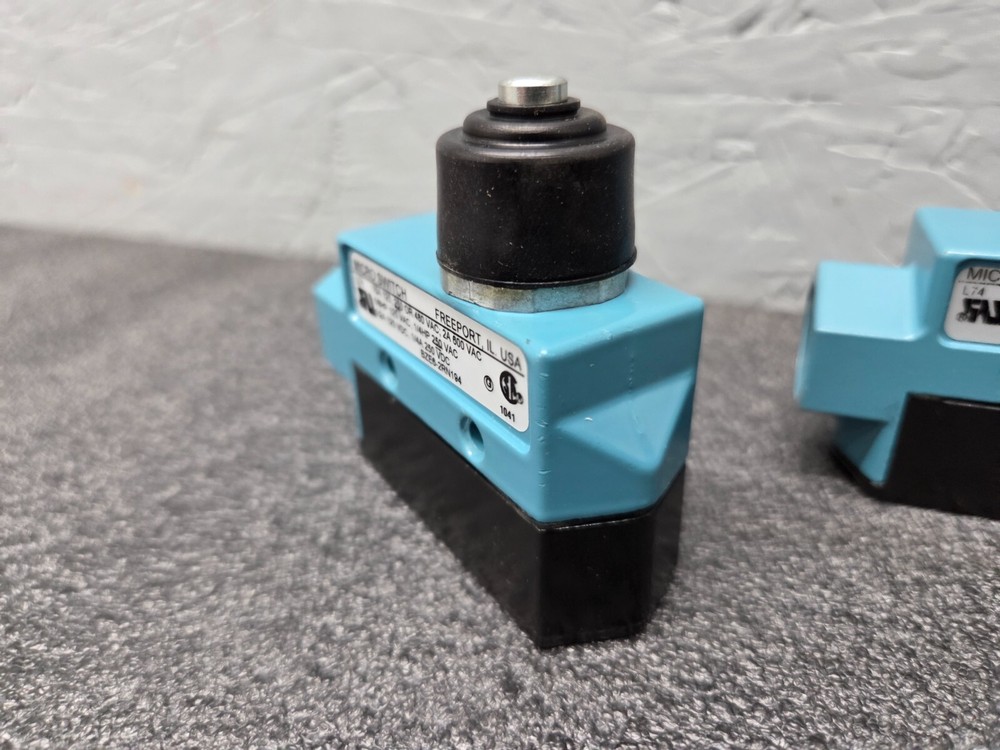 Lot of 2 - Micro Switch BZE6-2RN194 Limit Switch