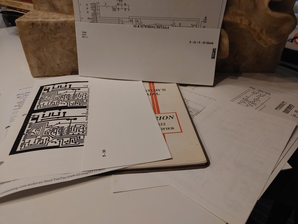 OPERATORS MANUAL: TEN-TEC 422 CENTURION LINEAR AMPLIFIER
