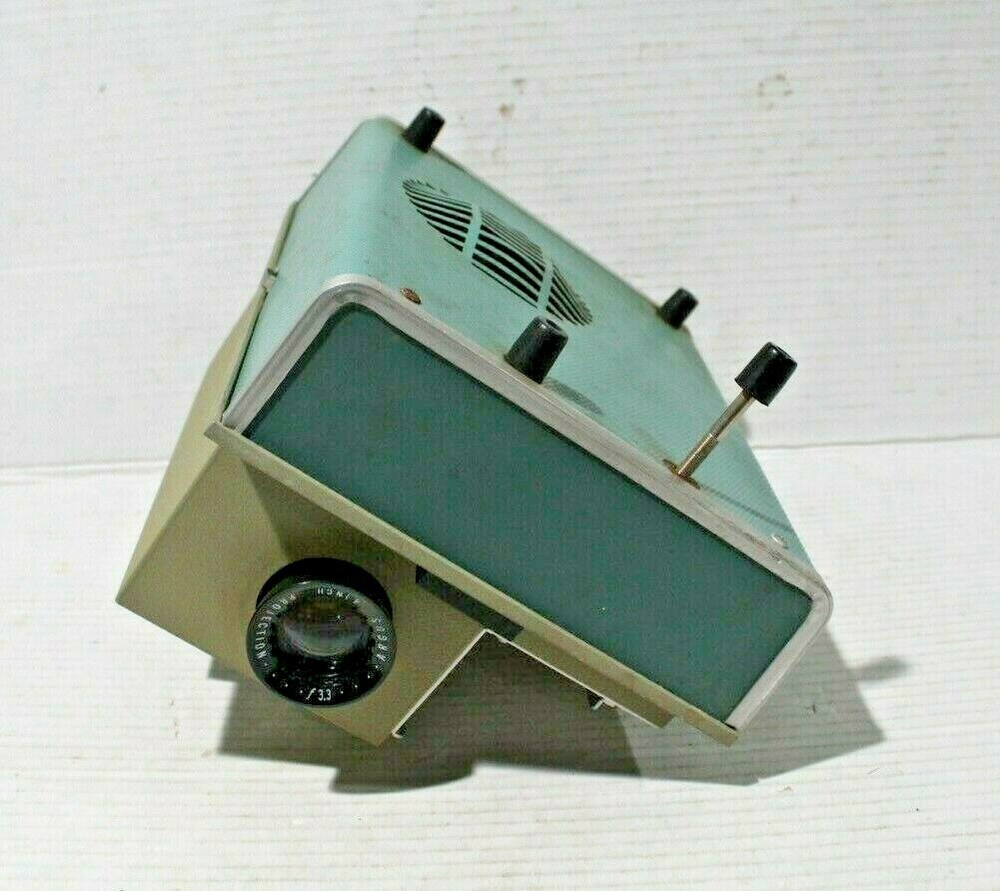 Vtg Argus 500 Automatic Model 58 Projector in case. (Leg does not lock) Tested