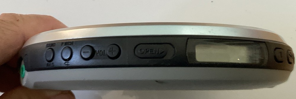 Sony Walkman CD Player D-EJ011 - Not Tested